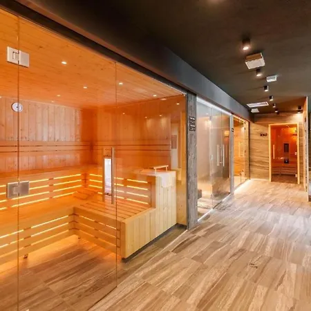 214 Kasprowicza 20b Basen, Sauny,fitness Kolobřeh